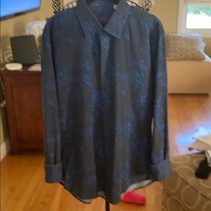Men’s Robert Graham shirt